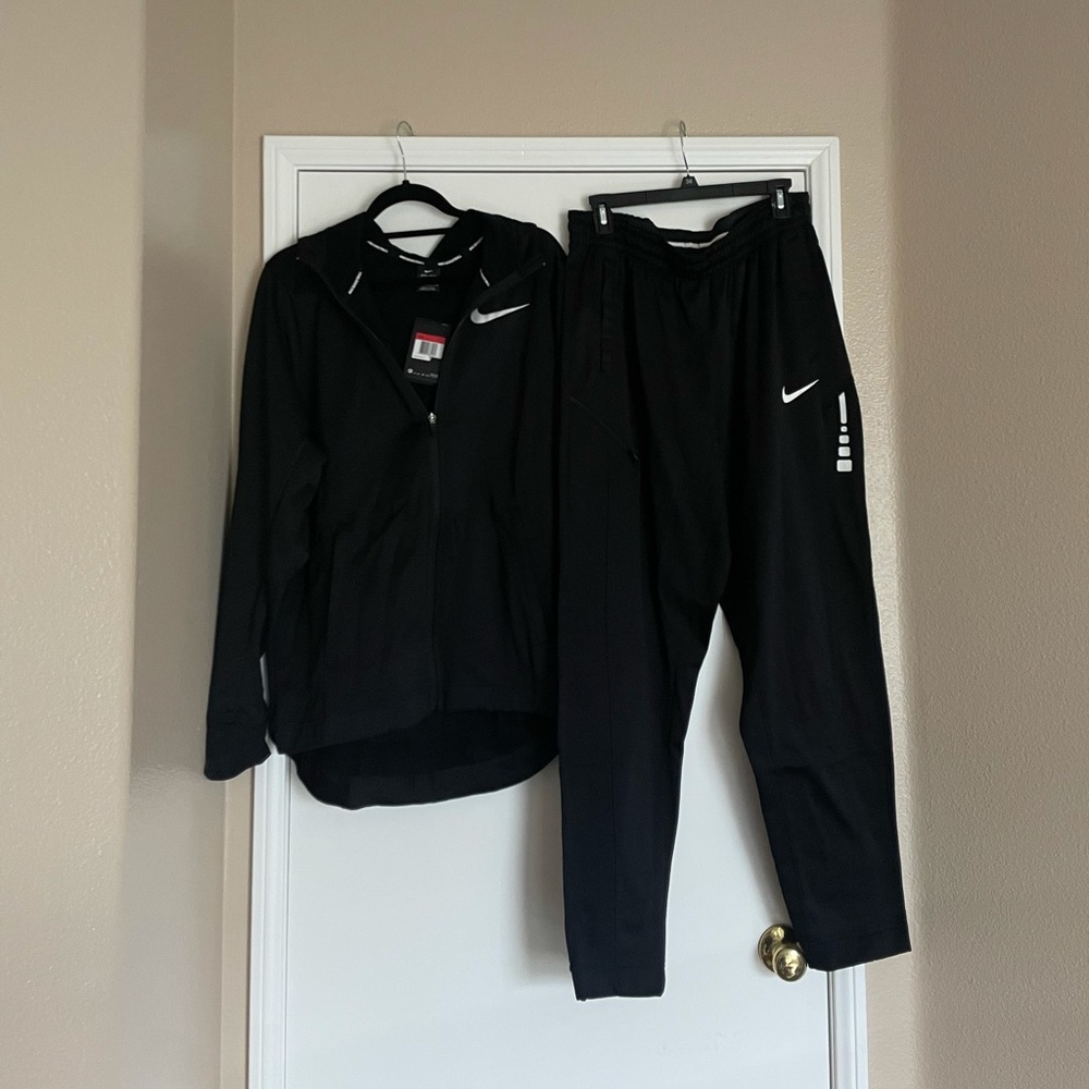 Nike Men’s’ Track Suit NWT L Top XL Bottoms